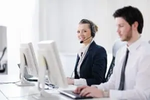 Image of two virtual receptionists providing Oakland answering service