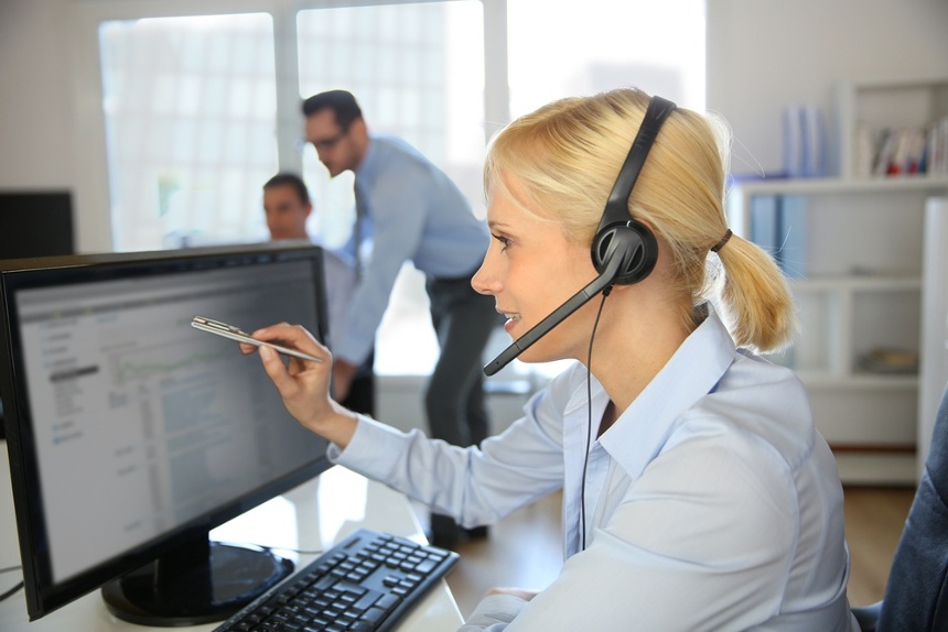 image of a MAP call center agent providing alarm monitoring services