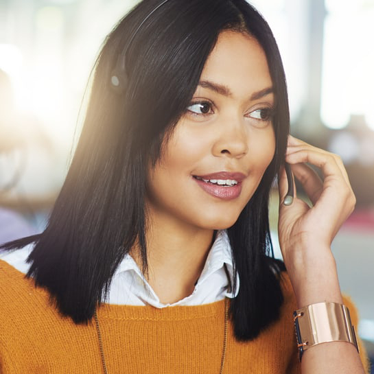 woman providing live receptionist answering service