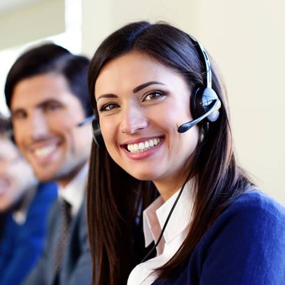 Image of an answering service team providing message dispatch services